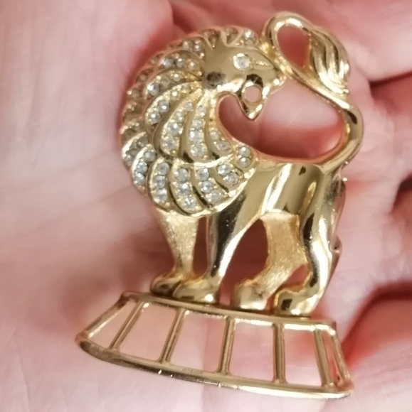 Dior Jewelry Vintage Christian Dior Signed Lion Motif Gold Tone